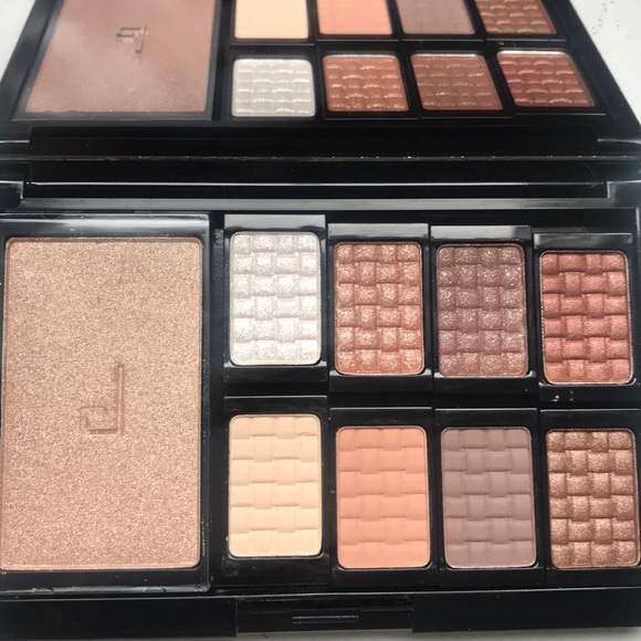 Doucce Freematic Eyeshadow Pro Palette - Picture 2 of 4
